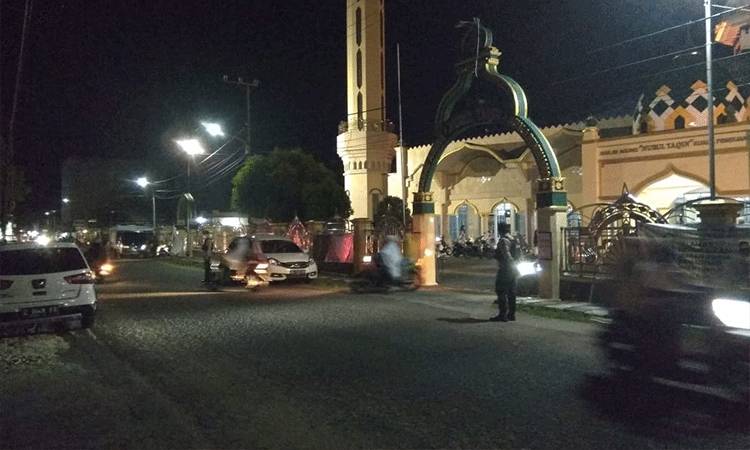 Polisi Lakukan Pengamanan Salat Tarawih di Seruyan