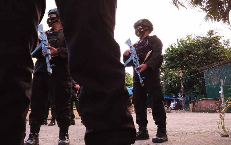 Terduga Teroris Ditembak Hendak Serang Polisi dengan Parang