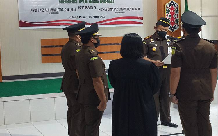 Kejari Pulang Pisau Gelar Sertijab Kepala Seksi Intelijen