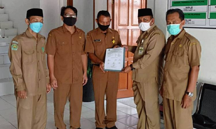 Kemenag Kapuas Ukur Arah Kiblat Pembangunan Musala di Kantor Bappeda