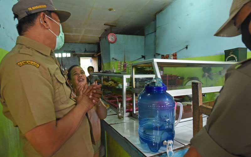 Kemenag: Larangan Warung Nasi Buka saat Siang Hari Terlalu Berlebihan