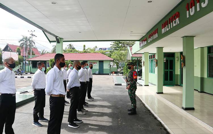 Dinyatakan Lulus Sidang Pantukhir, Dandim Lepas 10 Casis Secata Gelombang I