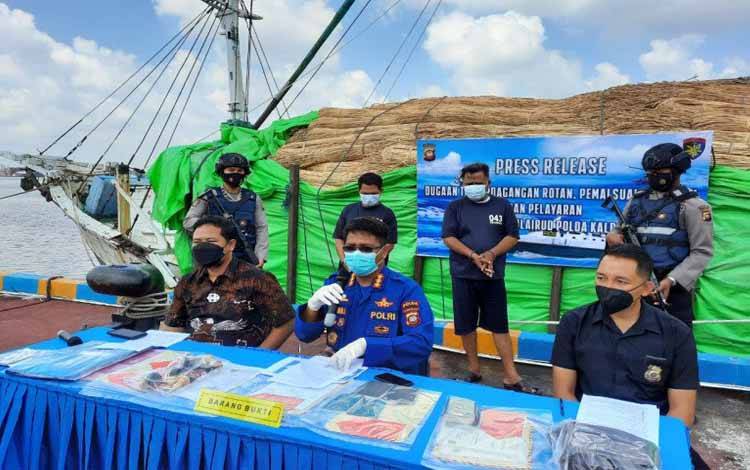 Polda Kalbar Gagalkan 100 Ton Rotan Diselundupkan ke Malaysia