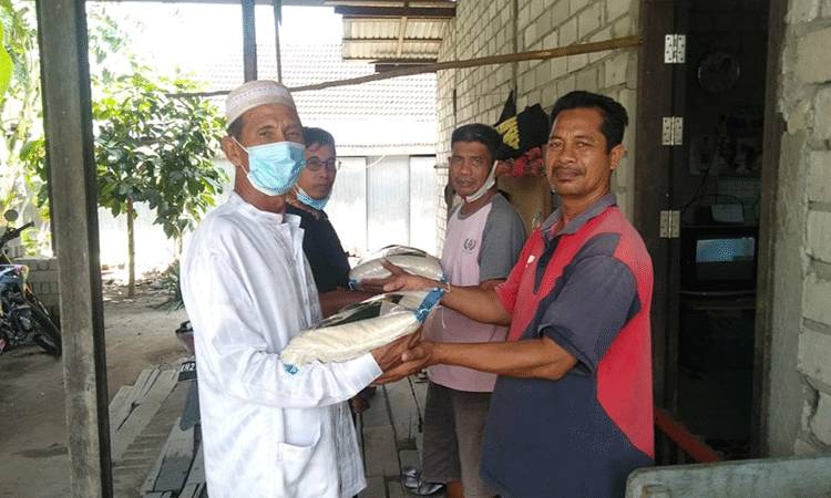 4.800 Sak Beras Zakat H Abdul Rasyid AS dan Hj Nuriah Dibagikan di Sukamara Hingga Kalbar