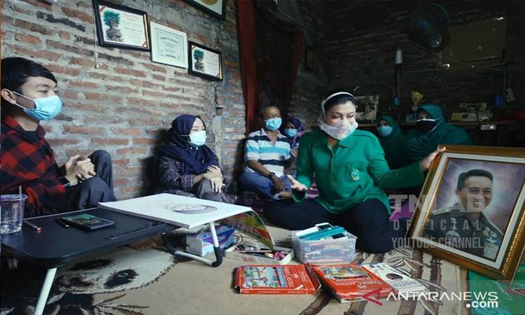 Istri Kasad Wujudkan Impian Kakak Adik Disabilitas Pameran di Mabesad