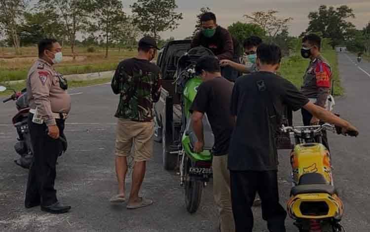 Satlantas Polres Kobar Gencarkan Patroli Pencegahan Balapan Liar