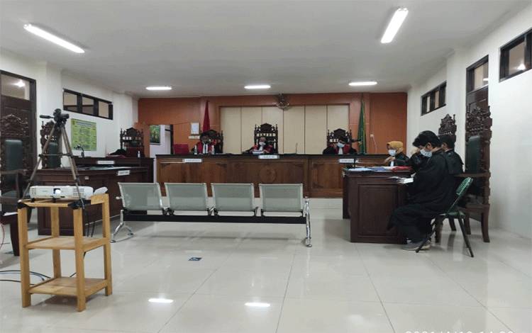Hakim Sepakati Sidang Offline dan Polisi yang Menangkap Perempuan Ini akan Dihadirkan Langsung di Persidangan