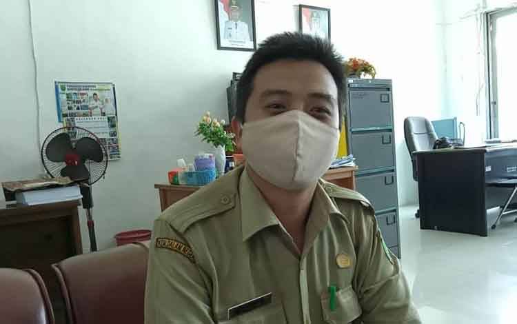 Kasubbag ESDM dan Lingkungan Hidup, Bagian Adminitrasi Perekonomian Setda Barsel, Hugo Y Nathanael.