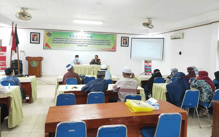 Pasiter Kodim 1013/Mtw Beri Wawasan Kebangsaan Kepada Penyuluh Agama
