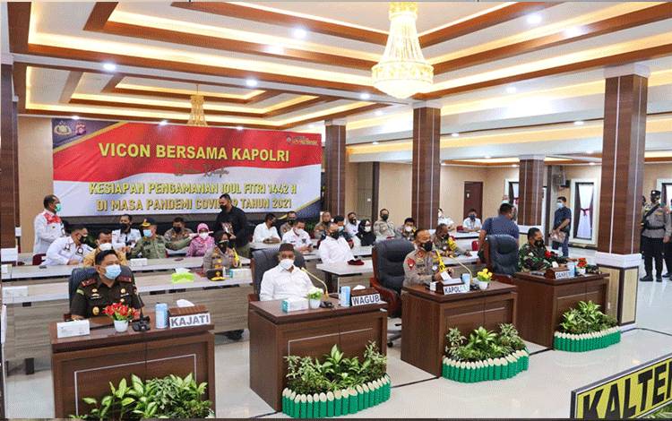 Kapolda Kalteng Ikuti Rakor Lintas Sektoral Pengamanan Hari Raya Idul Fitri Secara Virtual Bersama Kapolri