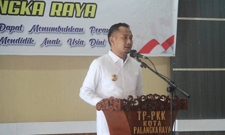 Wali Kota Palangka Raya Fairid Naparin