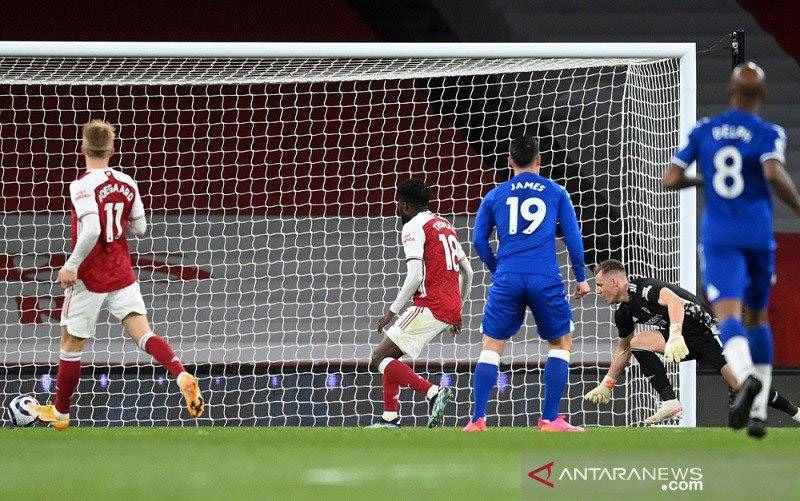 Blunder Bernd Leno Pastikan Everton Bawa 3 Poin dari Markas Arsenal