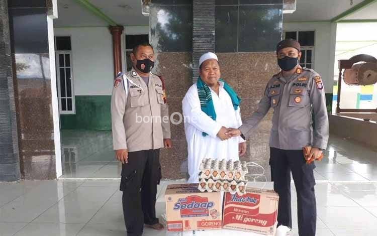 Kapolsek Hanau Kunjungi Pondok Pesantren di Pembuang Hulu
