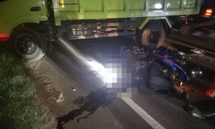 Pengendara Motor Tewas Setelah Tabrak Belakang Truk Sedang Berbalik Arah di Desa Pelantaran ?