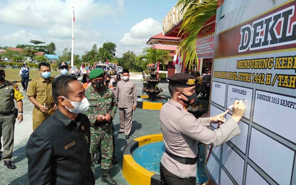 Polres Katingan Gelar Deklarasi Dukung Peniadaan Mudik Idul Fitri 1442 Hijriyah