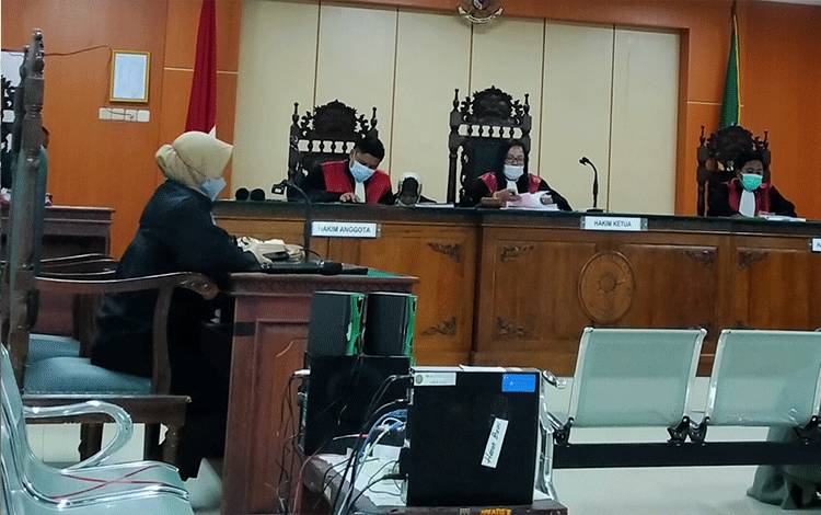 Sidang kasus RMN alias MW sidang di Pengadilan Negeri Sampit.
