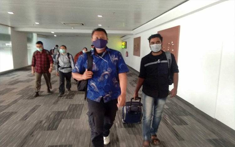 Kemenkes Teliti Mutasi Virus yang Berpotensi Dibawa Pendatang India