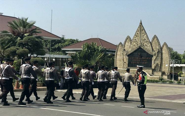 Prosesi Pemakaman Mayjen TNI (Anumerta) IGP Danny KN Dijaga Ketat