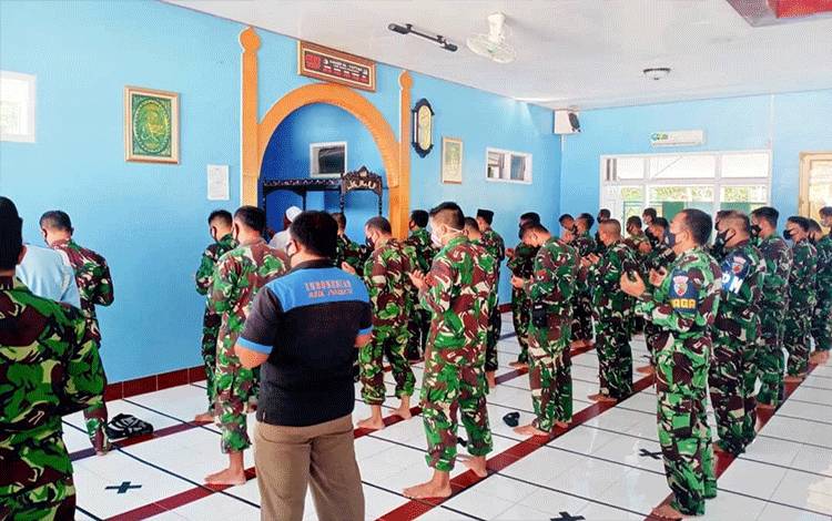 Lanud Iskandar Gelar Salat Gaib untuk Crew KRI Nanggala 402 yang Gugur