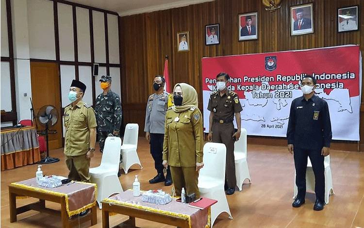 Bupati Seruyan Bersama Forkopimda Ikuti Arahan Presiden Secara Virtual