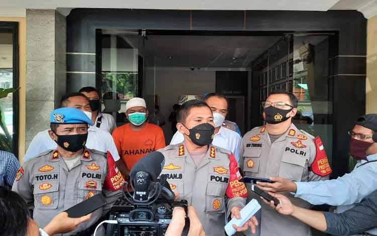 Polisi Bekuk Penyebar Berita Bohong Babi Ngepet di Depok