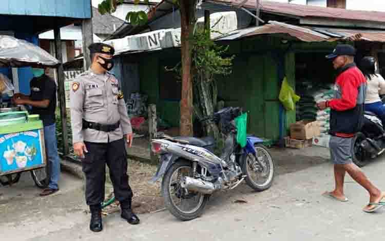 Polsek Kapuas Tengah Lakukan Pengamanan Pasar Cegah Gangguan Kamtibmas