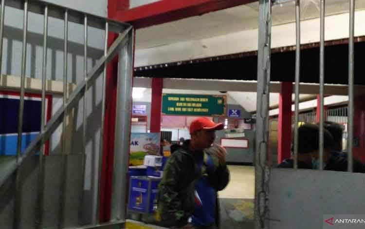 Petugas berjaga di Lapas Kelas IIB Muaralabuh