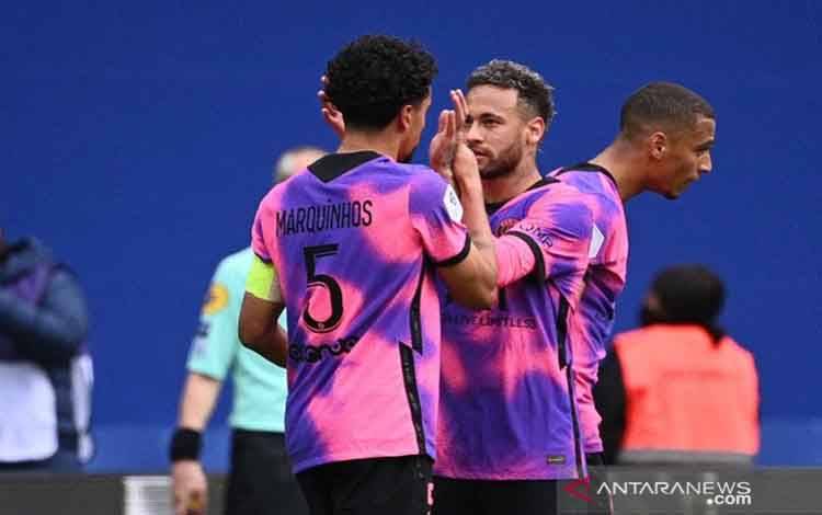 PSG Rebut Puncak Klasemen Setelah Tundukkan Lens