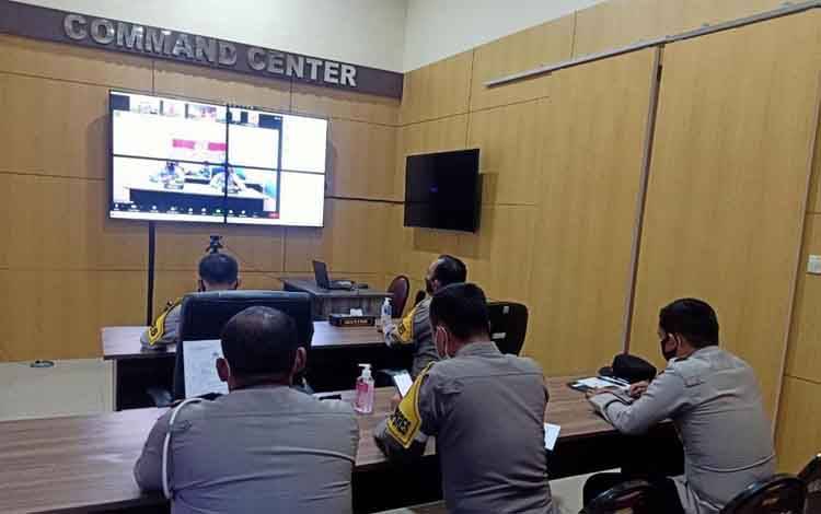 Ini Pesan Kapolres Seruyan saat Zoom Meeting Bersama Kapolsek
