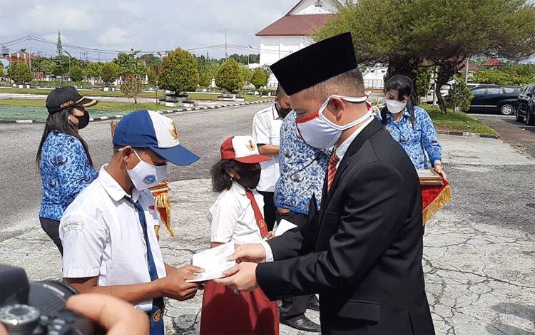 Bupati Gunung Mas Imbau Peserta Didik Tetap Semangat Belajar Walau Pandemi Covid 19
