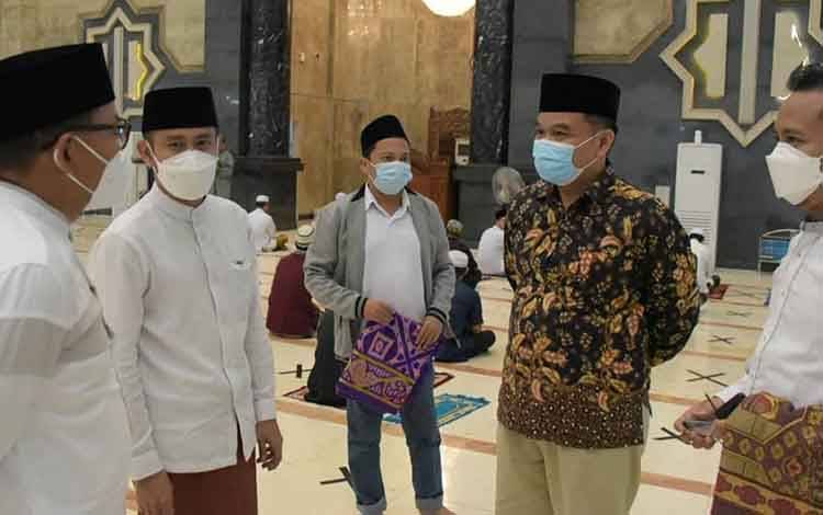 Wali Kota Palangka Raya Minta Pengurus Masjid Bersabar Tunggu Panduan Salat Id