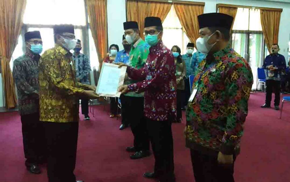Kakanwil Kemenag Kalteng Menunjuk Penjabat Baru Untuk Menganti Penjabat Purna Tugas