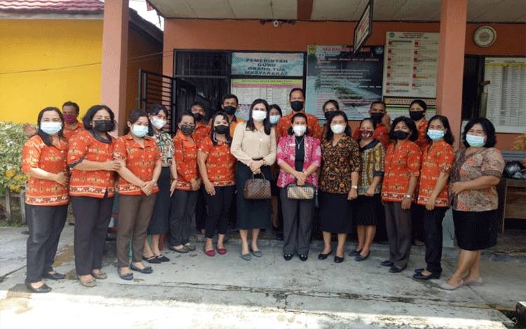 Srikandi DPRD Gunung Mas Pantau Infrastruktur SD di Kuala Kurun