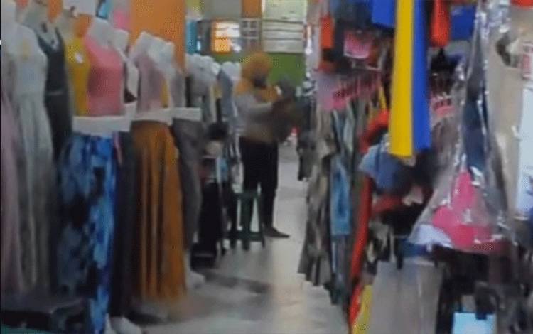 Jelang Lebaran Penjualan Pakaian Alami Peningkatan