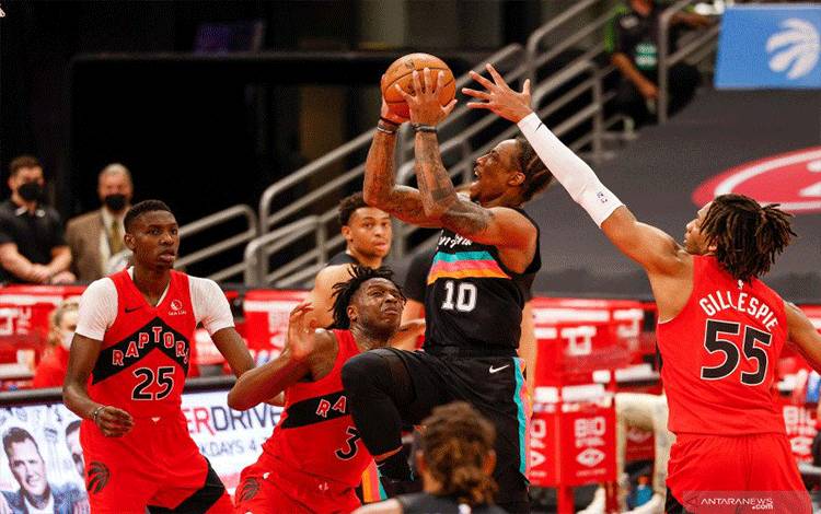 San Antonio Spurs Gempur Sacramento Kings 113-104