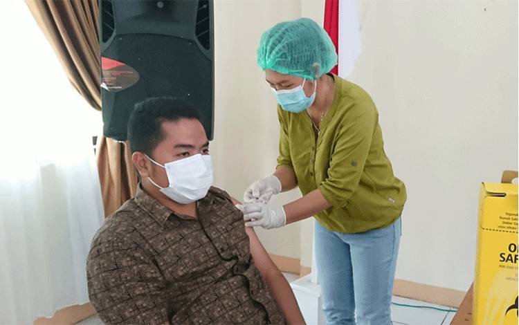 Pemerintah Rencanakan Vaksinasi Gotong Royong Setelah Idul Fitri
