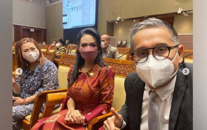 Najwa Shihab Sindir Anggota DPR Bolos Rapat, Krisdayanti Minta Geser Foto
