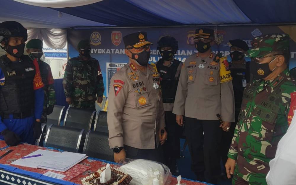 Kapolda Kalteng Cek Pos Penyekatan Peniadaan Mudik di Kabupaten Kobar