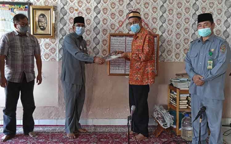 Kemenag Kalteng Serahkan Bantuan kepada 2 Panti Asuhan