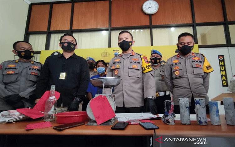 Polisi Tangkap Penjual Bahan Petasan Setelah Timbul Korban Jiwa