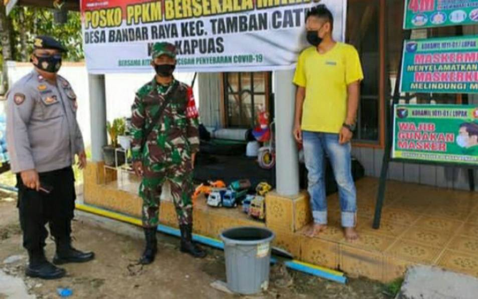 Babinsa Koramil Lupak Pantau Satgas Desa Tangkal Covid-19