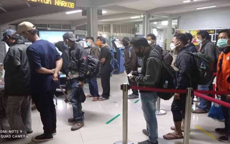 Penumpang Kapal Tujuan Jawa Wajib Bawa Surat Negatif Covid-19