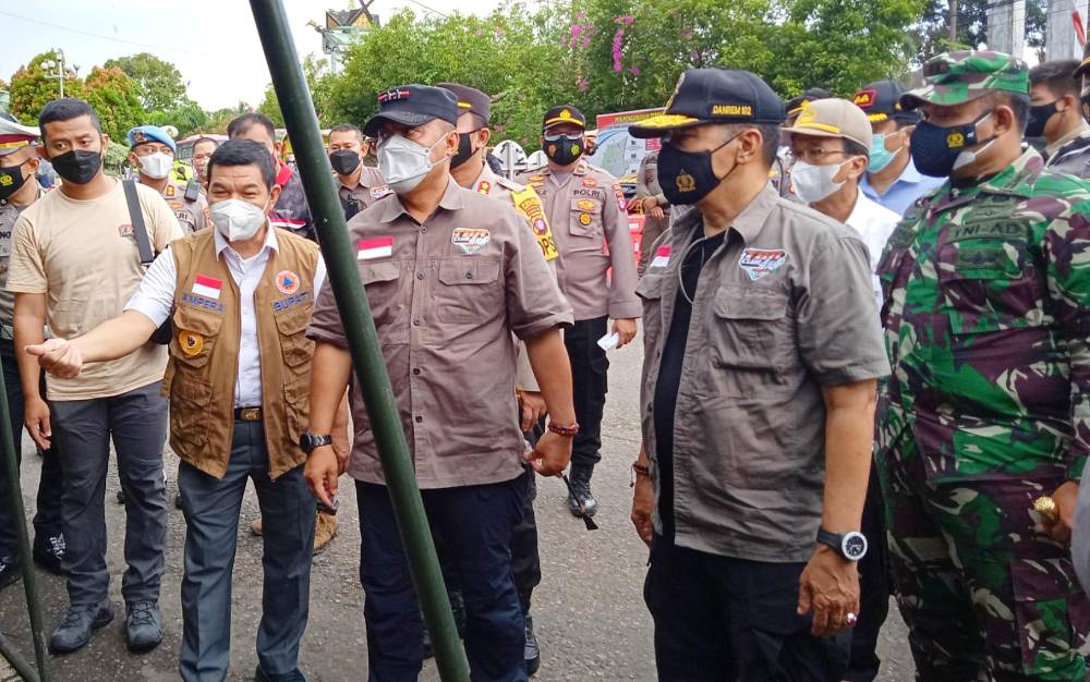 Kapolda Kalimantan Tengah, Irjen Pol Dedi Prasetyo saat meninjau pos penyekatan perbatasan Kalteng - Kalsel, yakni Pasar Panas Kabupaten Barito Timur.