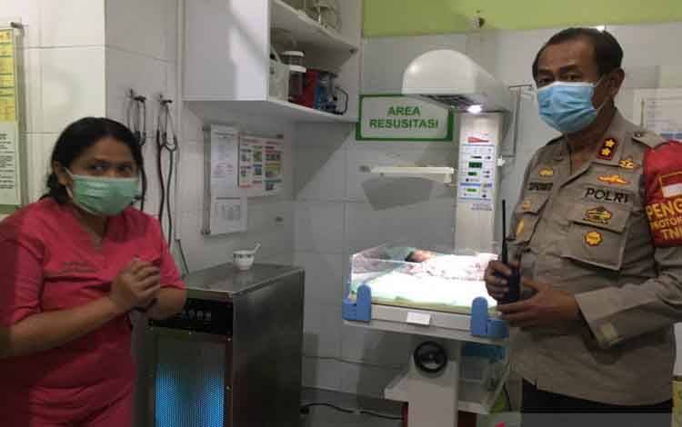 Polisi Buru Pembuang Bayi di Kali Jelawe