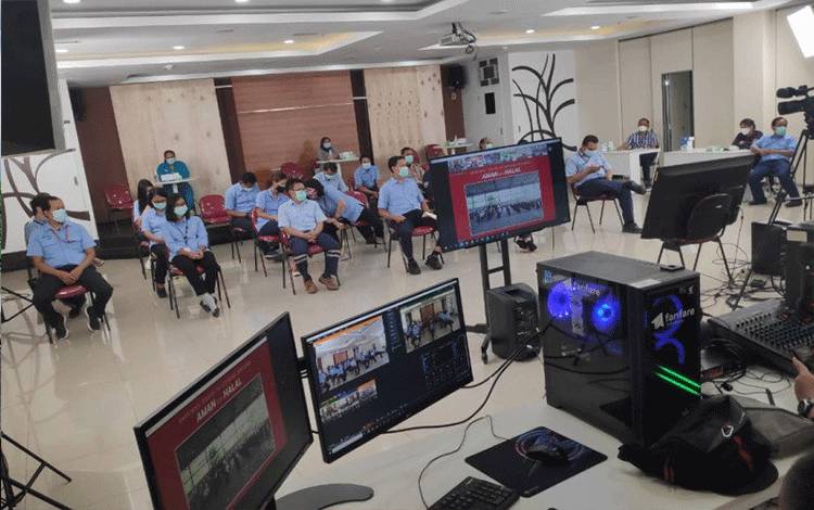 Jokowi Harap Industri Lebih Produktif Setelah Vaksinasi Gotong Royong