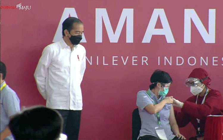 Presiden Berharap Vaksinasi Bisa Mencakup 70 Juta Warga pada September
