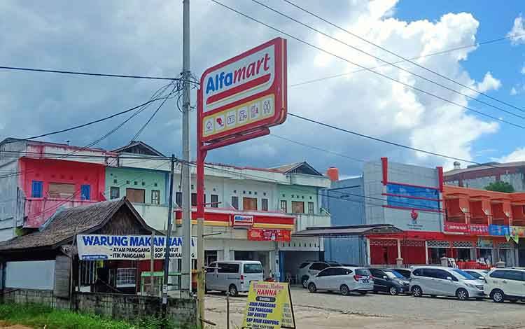 Alfamart Jalan RTA Milono seberang SPBU.