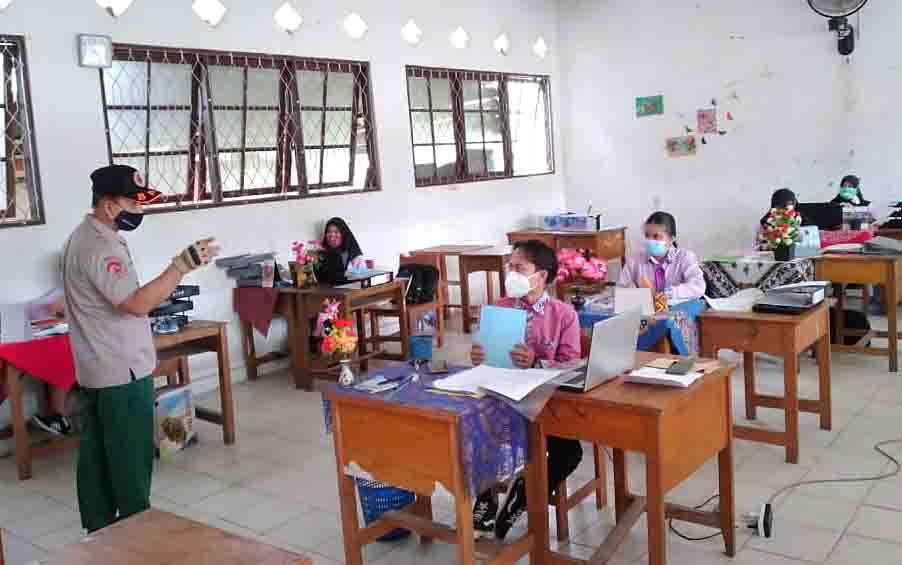 BPBD Damkar Monitoring Prokes Ujian Kompetensi SMK 2 Tamiang Layang