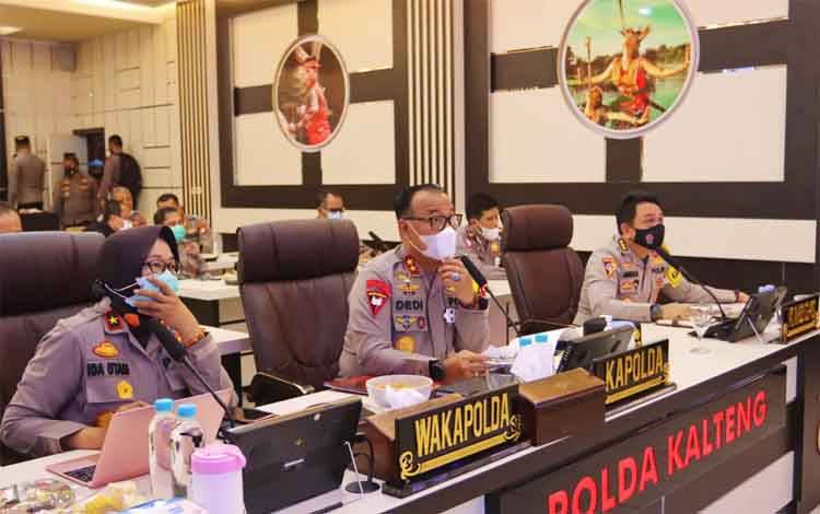 Kapolda Kalteng Pimpin Vicon Anev Perkembangan Covid-19 dan Karhutla