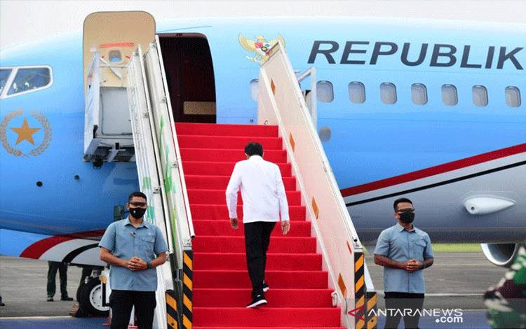 Jokowi ke Riau Tinjau Proyek Tol dan Vaksinasi Massal